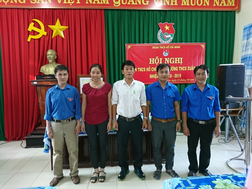 BCH.CHI ĐOÀN THCS XUÂN HÒA NHIỆM KỲ 2018 - 2019
